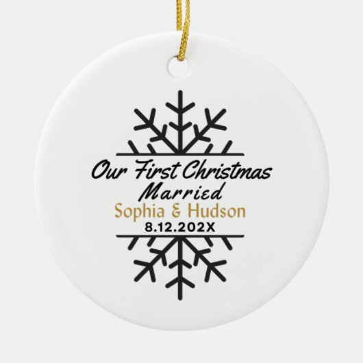 我々の初めてのクリスマス結婚したパーソナライズされた セラミックオーナメント (正面)