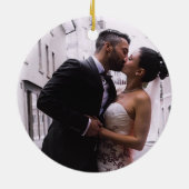 我々の初めてのクリスマス結婚したメリー写真Chalkboard セラミックオーナメント (裏面)