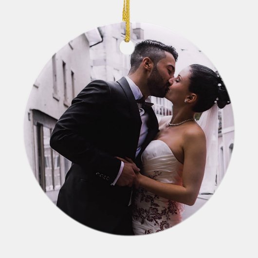 我々の初めてのクリスマス結婚したメリー写真Chalkboard セラミックオーナメント (裏面)