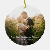 我々の初めてのクリスマス結婚した写真エレガント新婚 セラミックオーナメント (正面)