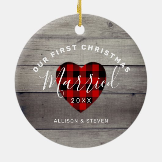 我々の初めてのクリスマス結婚した素朴パーソナライズされた セラミックオーナメント (裏面)