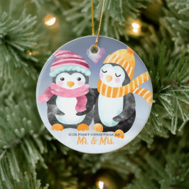 我々の初めてのクリスマス結婚した2つの可愛いペンギン セラミックオーナメント