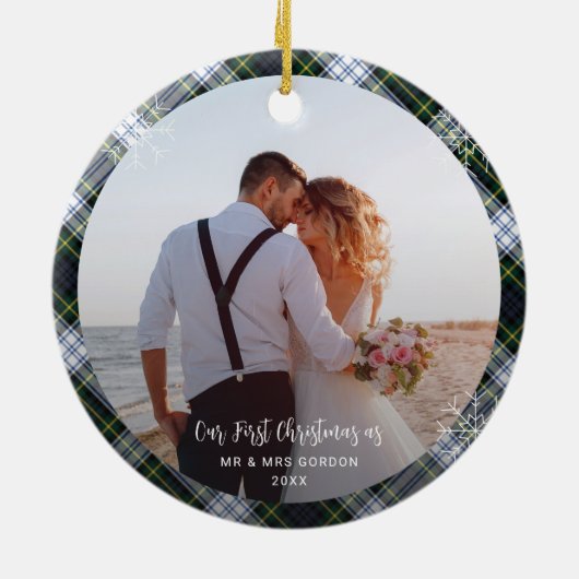 我々の初めてのクリスマス結婚した2写真ゴードンタータンチェック セラミックオーナメント (裏面)