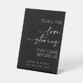 我々の前の全ての愛来の話に 台座サイン (正面)