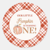 我々の小さなかぼちゃの赤い格子状最初の誕生日 ラウンドシール (正面)
