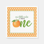 我々の小さなかわいこちゃんは一つのナプキンを回している – またはドット スタンダードカクテルナプキン (正面)