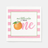 我々の小さなかわいこちゃんは1つのナプキンを回している – Pk ストライプChen スタンダードカクテルナプキン (正面)