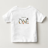我々の小さなカボチャ最初の誕生日Tシャツ トドラーTシャツ (裏面)