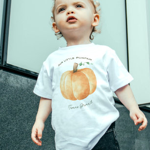 我々の小さなカボチャ最初の誕生日Tシャツ トドラーTシャツ