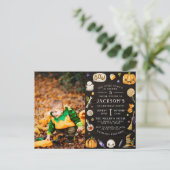 我々の小さなカボチャ |かわいいハロウィーンの誕生日写真 インビテーションポストカード (スタンド正面)