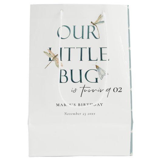 我々の小さなバグ青いトンボ任意の年齢誕生日 ミディアムペーパーバッグ (裏面)