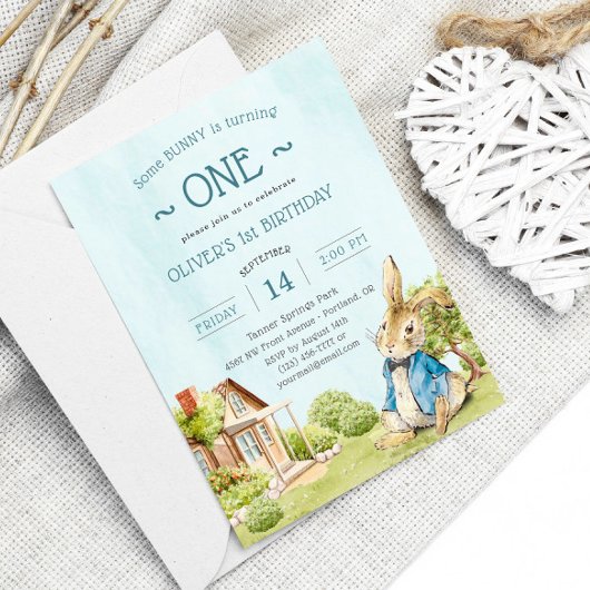 我々の小さなバニーは一つの誕生日を回している 招待状