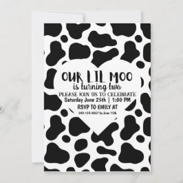 我々の少年モーは2枚の誕生日カードを回している 招待状