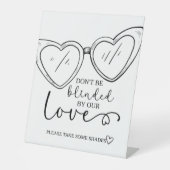 我々の愛に目がくらむな、サングラスS結婚、 台座サイン (正面)