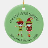 我々の最初の世界的なパンデミック2020小妖精や小人クリツマス セラミックオーナメント (裏面)