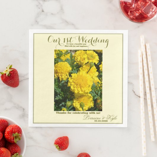 我々の最初結婚の記念日のイエローカーネーション (インサイチュ)