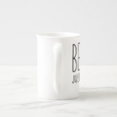 我々の母のような獣 ボーンチャイナマグカップ (裏面)