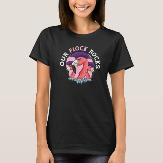 我々の群れの岩フラミンゴウィスパーラーピンクの羽ビ Tシャツ (正面)