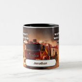 我々はあなたが消防士を恐れているものを戦う ツートーンマグカップ (中央)