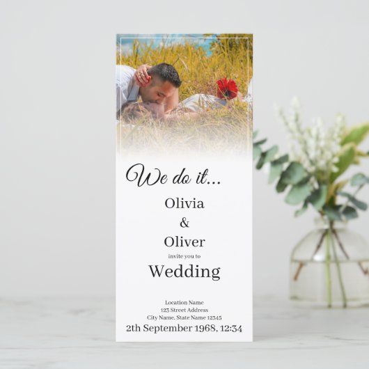 我々はそれを行う – 牧草地キスをするでカップル (スタンド正面)