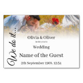 我々はそれを行う – 牧草地キスをするでカップル テーブルナンバー (正面)