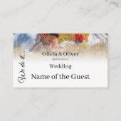 我々はそれを行う – 牧草地キスをするでカップル プレイスカード (正面)