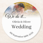 我々はそれを行う – 牧草地キスをするでカップル ラウンドペーパーコースター (正面)