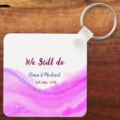 我々はまだピンクの紫色の水色のグリッター輝きを行う キーホルダー (裏面)