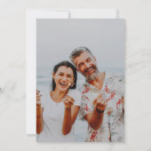 我々はまだ写真の結婚誓いの更新招待状をする セーブザデート (裏面)