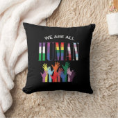 我々はみな人間の手カラフルだ クッション (ブランケット)