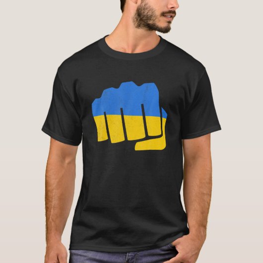 我々はウクライナ国旗の上昇フィストピーで立つ Tシャツ (正面)