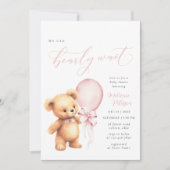 我々はピンクの弓バルーンベビーシャワーを待つことができる 招待状 (正面)