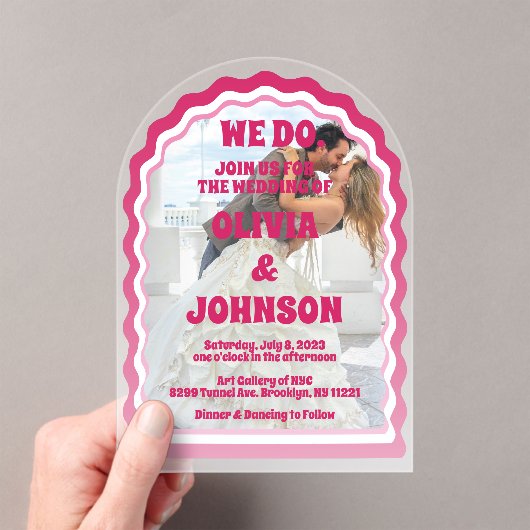 我々はピンクモダンマゼンタレトロ波状アーチ写真をする アクリル招待状 (インサイチュ (ポータブル))