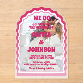 我々はピンクモダンマゼンタレトロ波状アーチ写真をする アクリル招待状