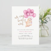 我々はベアピンクのバルーン赤ちゃんシャワーを心待ちできる 招待状 (スタンド正面)