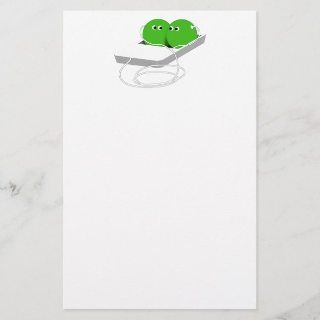 我々はポッドの中の二つのエンドウのようなものだ (正面)