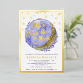 我々はムーンラベンダーベビーシャワー金ゴールド上にいる 箔招待状 (立ち正面)