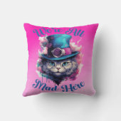 我々は不機嫌ここにいる – ワンダーランドのアリスインスパイアス クッション (裏面)