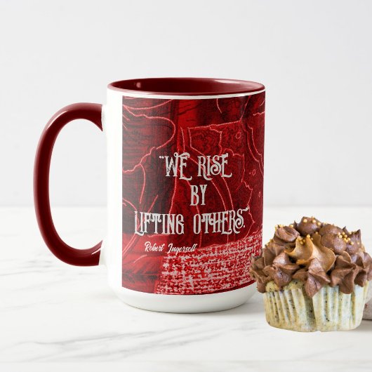"我々は他の人を持ち上げることによって上昇する"2つのトーンマグカップ赤 マグカップ