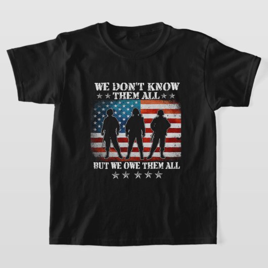 我々は全てを知らないが我々は全ての退役軍人を負う Tシャツ (レイダウン)
