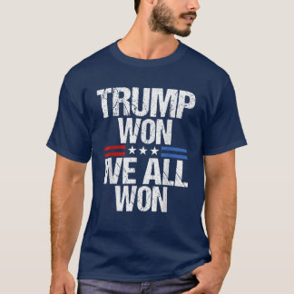 我々は全て2024年米国国旗のトランプが勝った Tシャツ
