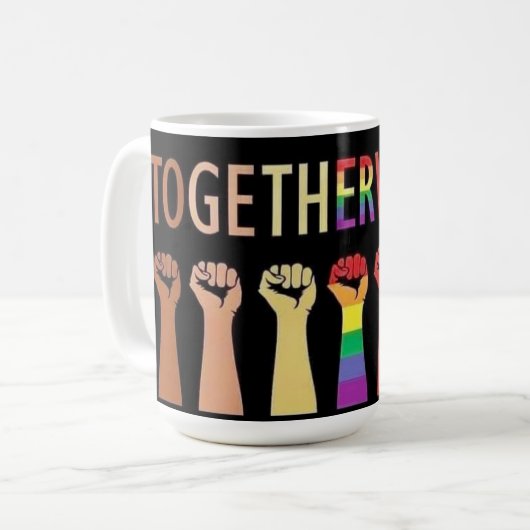 我々は共にマグカップを上げる コーヒーマグカップ (正面左)