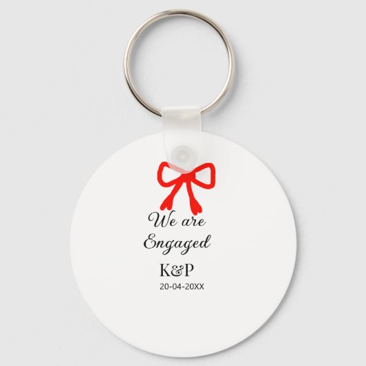 我々は名前婚約した文字の赤い弓のモダン文字を追加 キーホルダー (正面)