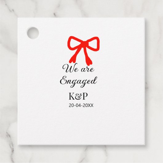 我々は名前婚約した文字の赤い弓のモダン文字を追加 フェイバータグ (正面)