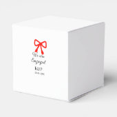 我々は名前婚約した文字の赤い弓のモダン文字を追加 フェイバーボックス (裏面サイド)