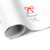 我々は名前婚約した文字の赤い弓のモダン文字を追加 ラッピングペーパー (ロールコーナー)