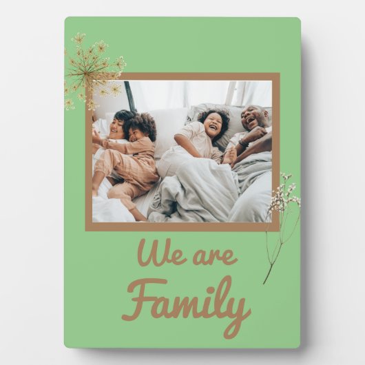 我々は家族の卓上プラーク5x7イーゼル付き フォトプラーク (正面)