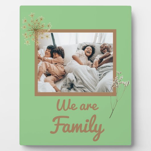 我々は家族Tabletopプラーク8x10 With an Easel フォトプラーク (正面)