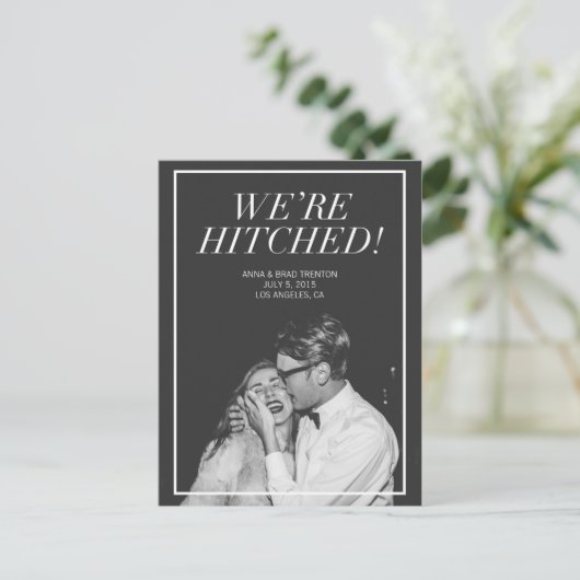 我々は引っ掛かっている | 写真モダンの結婚発表 案内ポストカード (スタンド正面)
