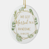 我々は得大結婚した流行性初めてのクリスマスで セラミックオーナメント (右)